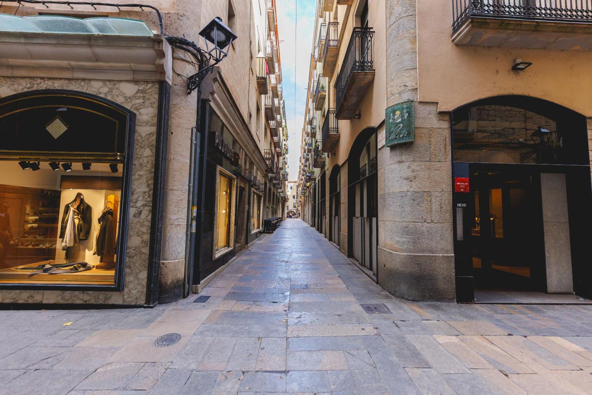 Apartment Bravissimo Mercaders 3, Old Town Oasis